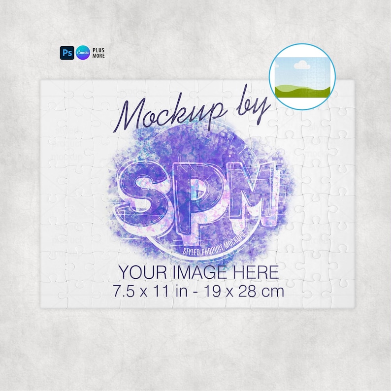 Puede incluir: Un rompecabezas blanco con el texto "Mockup by SPM" y "YOUR IMAGE HERE". El rompecabezas mide 19 x 28 cm (7,5 x 11 pulgadas). El dise&ntilde;o presenta un efecto acuarela morado y azul.