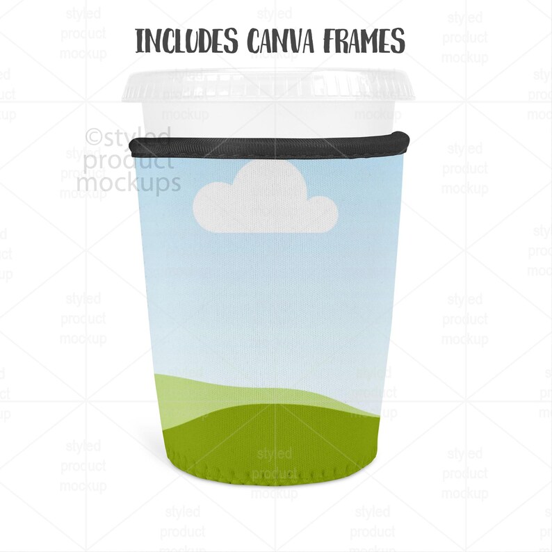 Puede incluir: Una taza de caf&eacute; reutilizable con un dise&ntilde;o de cielo azul y paisaje verde. La taza tiene un gr&aacute;fico de nube blanca y el texto "INCLUDES CANVA FRAMES" en la parte superior. La taza est&aacute; dise&ntilde;ada para contener una bebida.