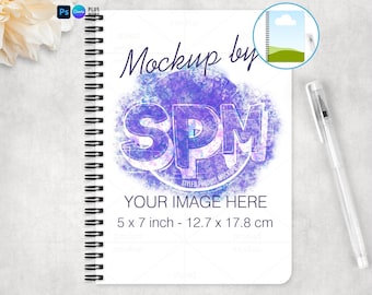 Maqueta de cuaderno espiral de 5x7 pulgadas (PSD, Canva, PNG)