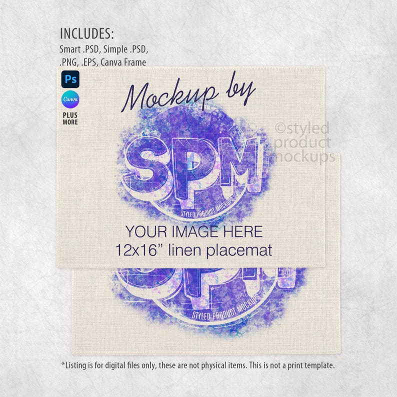 Puede incluir: Dos manteles individuales de lino, cada uno de 30x41cm, est&aacute;n apilados. El mantel individual superior presenta un dise&ntilde;o morado y azul con el texto "SPM" y "YOUR IMAGE HERE". Las palabras "Mockup by" est&aacute;n encima del dise&ntilde;o.