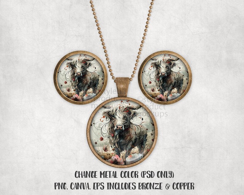 Może przedstawiać: Zestaw biżuterii w odcieniu brązu, składający się z naszyjnika z wisiorkiem i pasujących kolczyk&oacute;w. Każdy element przedstawia obraz w stylu akwareli szkockiej krowy z kwiatowymi akcentami. Widoczny jest tekst "CHANGE METAL COLOR (PSD ONLY) PNG. CANVA. EPS INCLUDES BRONZE & COPPER".