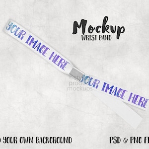 Peut inclure: Maquette de bracelet de poignet blanc avec le texte "YOUR IMAGE HERE" en style aquarelle bleu et violet. Le mot "Mockup" et "WRIST BAND" sont en écriture noire. Le fond est une surface texturée blanc cassé.