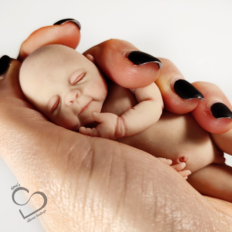 Solid silicone miniature sleeping baby boy Leo 11,6 cm image 2