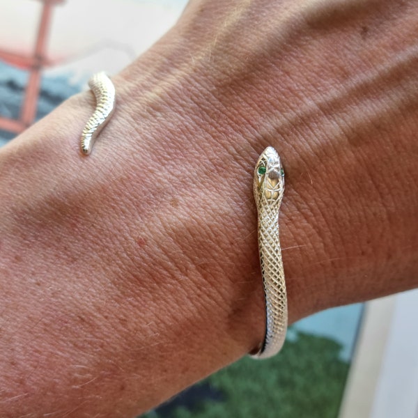 Bracelet serpent en argent massif gravé émeraude