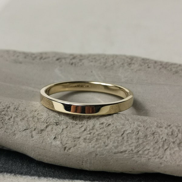 9ct or 18ct Gold recycled gold 2mm flat profile Wedding Ring