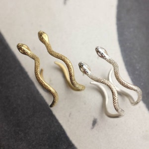 Engraved wavy snake hoop earrings, silver or gold plated