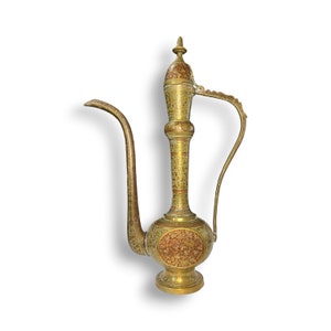 Jarra de latão antiga: decoração indiana pintada e gravada à mão (47 cm)