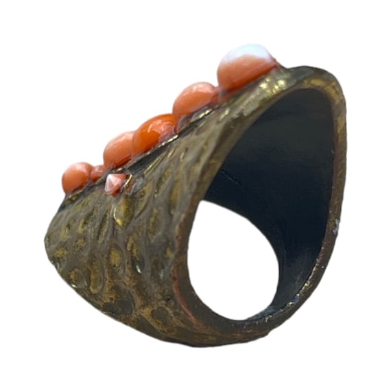 Antique Gold Tone Amaya Ring Long Finger Hammered… - image 6