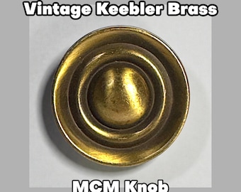 Perilla de gabinete MCM vintage de Keebler Brass Co. / Tirador de cajón de latón macizo de 1,25"
