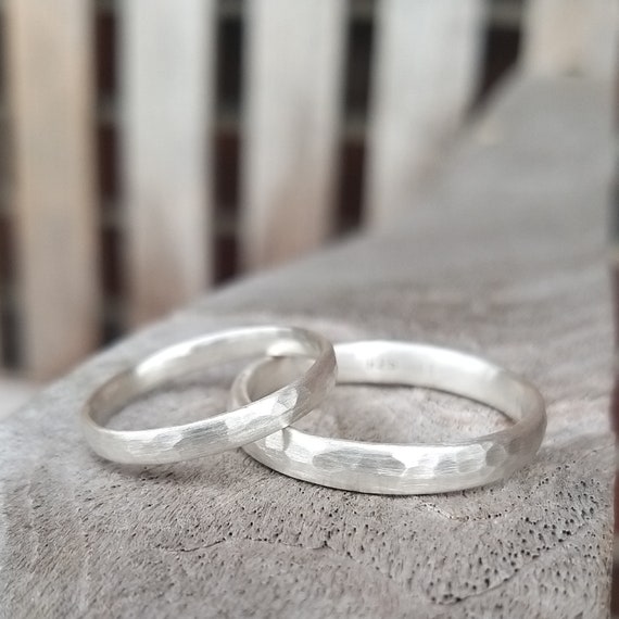 S3 HAMMERSCHLAG & ZERT - Simple, Narrow, Hammered Wedding Rings, Oval Rounded Wedding Bands in Silver, Handmade