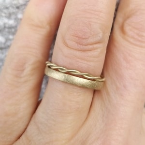 Ehering Set Gerade & Gerundet in Gelbgold mit Beisteckring Verkordelt Bild 8