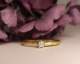 DELICATE & STRONG - 2 mm engagement ring with brilliant 3 mm in 750 yellow gold