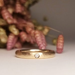 ROSE & BRILLANT schlichter Verlobungsring in Roségold Brillantring mit Hammerschlag Bild 8