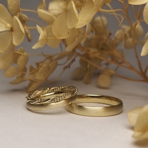 ROMANTISCHES Ring Set Wir zwei in Gold schlichte, edle Eheringe, Trauringe mit Kordelring WIR ZWEI Bild 2
