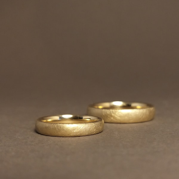 OVAL & GOLD - schlichte, moderne Eheringe, Trauringe oval gerundet in Gelbgold 333, 585 oder 750 glänzend oder matt