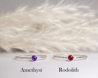 VS9 RUBIN & ZART – Very Fine Engagement Ring in Silver With Red