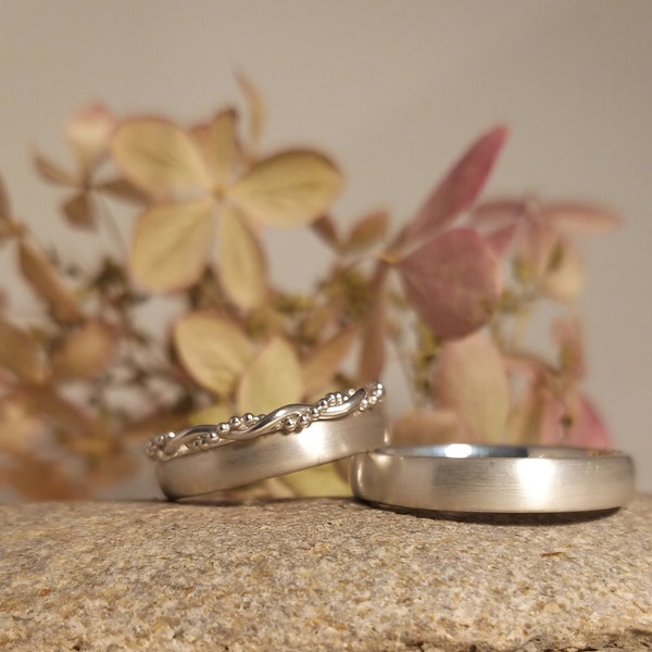 ROMANTISCHES Ring Set  - schlichte, schmale, mattierte Eheringe, Trauringe in Silber inkl Kordelring "WIR ZWEI"