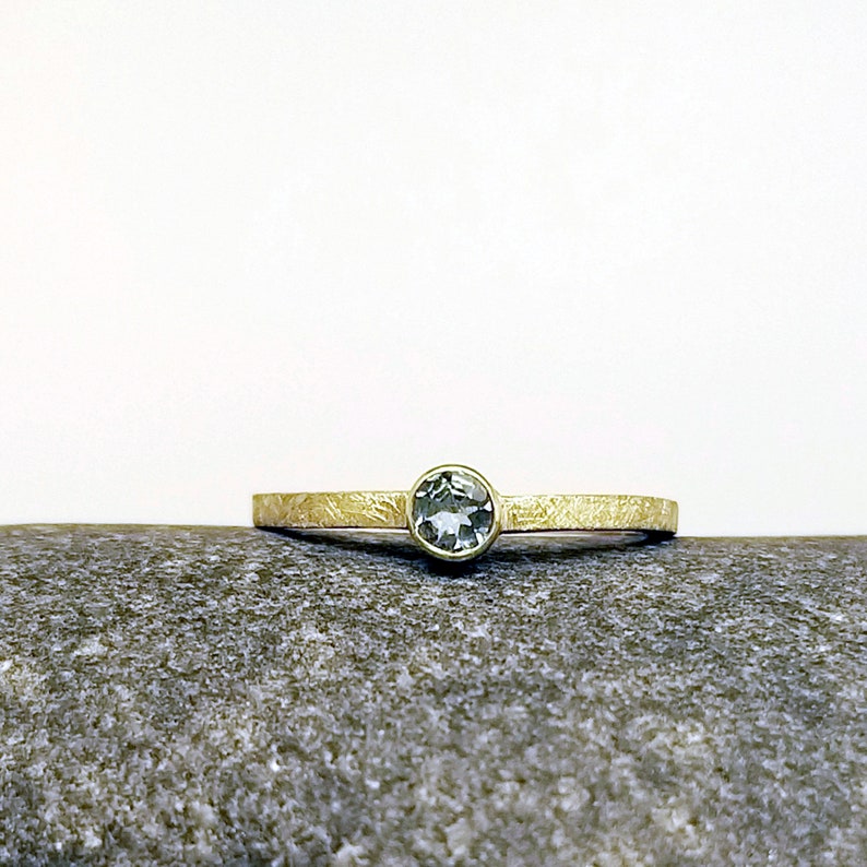 AQUAMARINE & YELLOW GOLD 585 delicate engagement ring 1.5 mm image 2