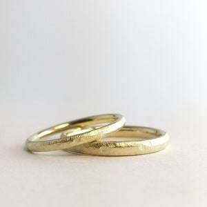 NARROW & STRUCTURE - Yellow gold wedding rings