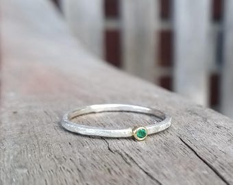S16 SILBER & GRÜN - Verlobungsring Silber mit edlem Smaragd  - individuell, handgearbeitet, schmal, schlicht - Antragsring, Vorsteckring