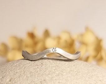 Delicate silver wave ring