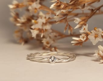 Engagement ring brilliant in silver - cord ring with brilliant