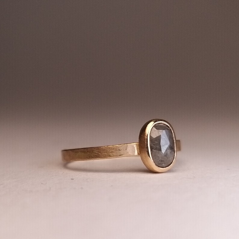 DIAMANTRING grau oval rosecut in Roségold Unikat Bild 3