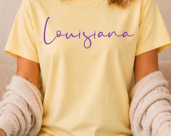 Louisiana Script T-Shirt, Custom State Pride Tee, Minimalist Louisiana Shirt, Southern Graphic Tee, Personalized Color Shirt, Bayou Gift