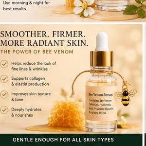 K&ouml;nnte beinhalten: Eine klare Glas-Pipettenflasche mit Bienengift-Serum, goldenem Verschluss und einem kleinen Bienenanh&auml;nger an einer Schnur. Das Etikett listet Inhaltsstoffe wie Bienengift, Hyalurons&auml;ure, pflanzliches Glycerin und Propylenglykol auf. Ein Wabenst&uuml;ck liegt daneben.
