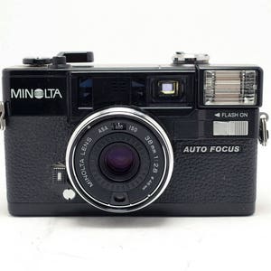 Minolta Hi-Matic AF2 - Sharp 38mm 2.8 lens - Vintage Film - 35mm point shoot camera