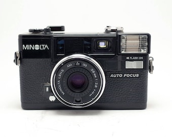 Minolta Hi-Matic AF2 - Sharp 38mm 2.8 lens - Vintage Film - 35mm point shoot camera