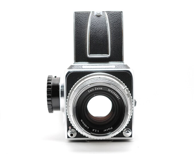Hasselblad 501c + Carl Zeiss 80mm T* + dos A12 + Polaroïd (Gebraucht
