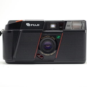 Fuji Fujifilm DL-200 - 35mm f/3.2 Lens -  Vintage Film Photography - 35mm point shoot camera