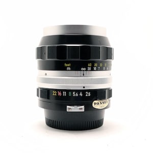 Nikon - Nikkor P 105 mm f/2.5 - Montura F - Objetivo para cámara de película de 35 mm.