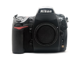 Nikon D700 - Full Frame - DSLR Digital Camera