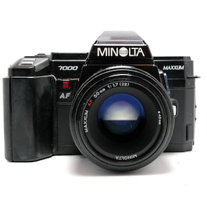 Minolta Maxxum 7000 - 50mm 1.7 lens - Vintage SLR Camera