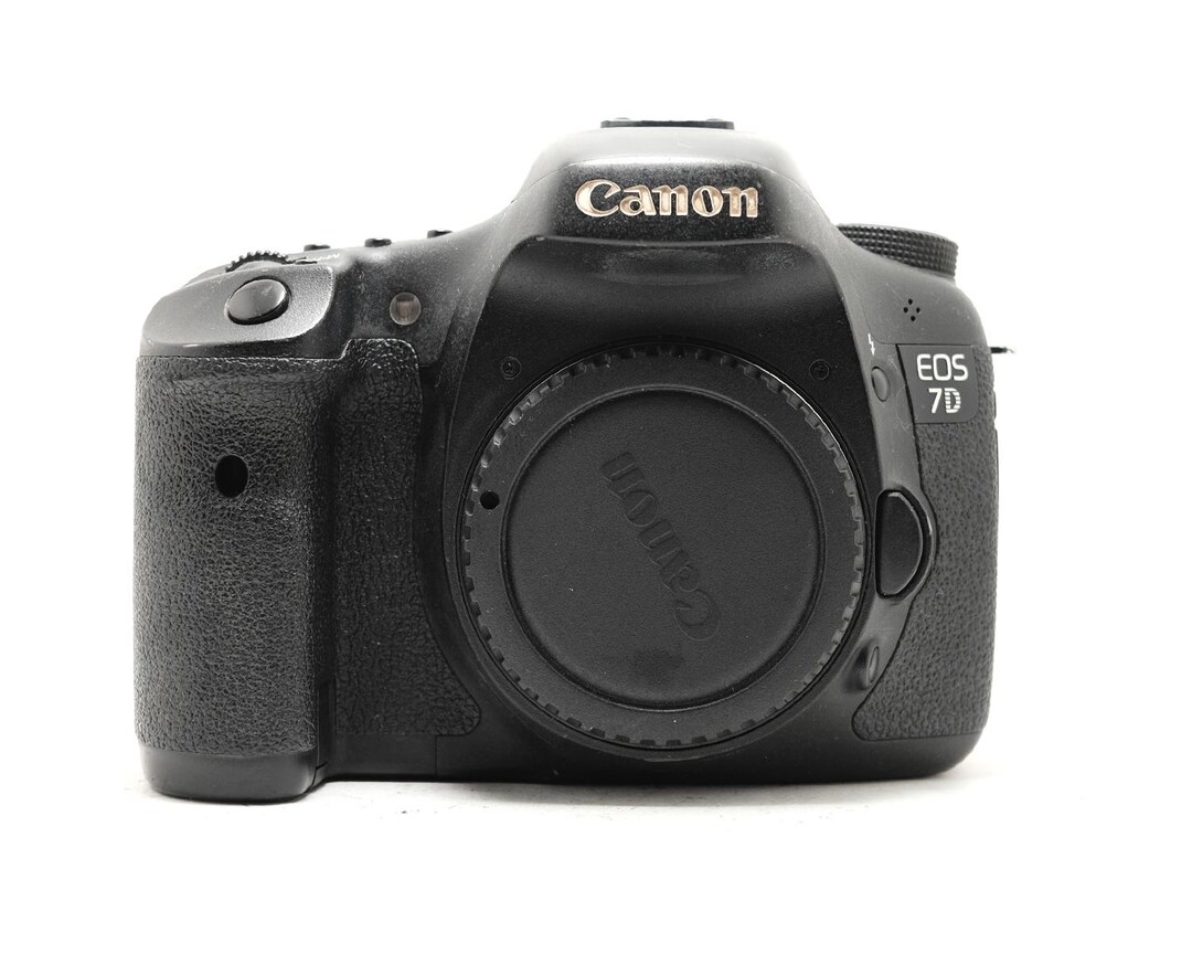 Buy Canon EOS 7D DSLR Digital Camera Online in India