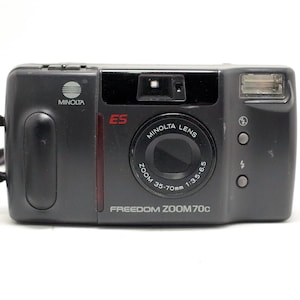 Minolta Freedom 70c - zoom lens camera -  Vintage Film - 35mm point shoot camera