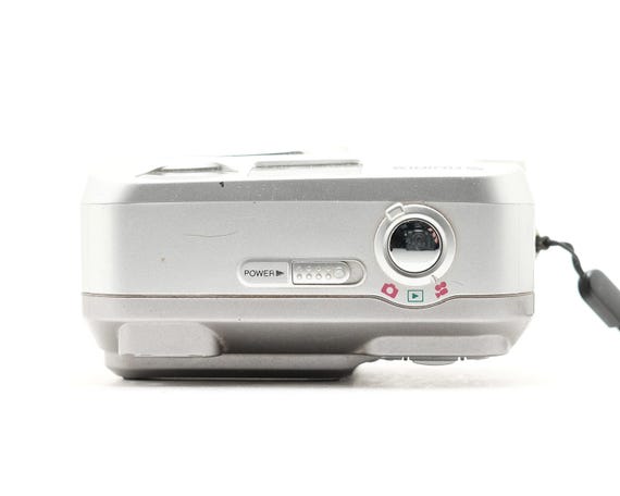 【ジャンク】FUJIFILM FinePix 2600Z ジャンク】FUJIFILM FinePix 2600Z - メルカリ