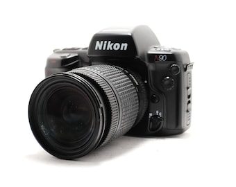 Nikon N90 - Nikkor 35-70  AF Zoom lens - Vintage SLR Camera