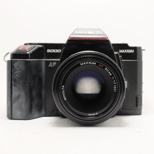 Minolta Maxxum 5000 - 50mm lens - Vintage SLR Camera