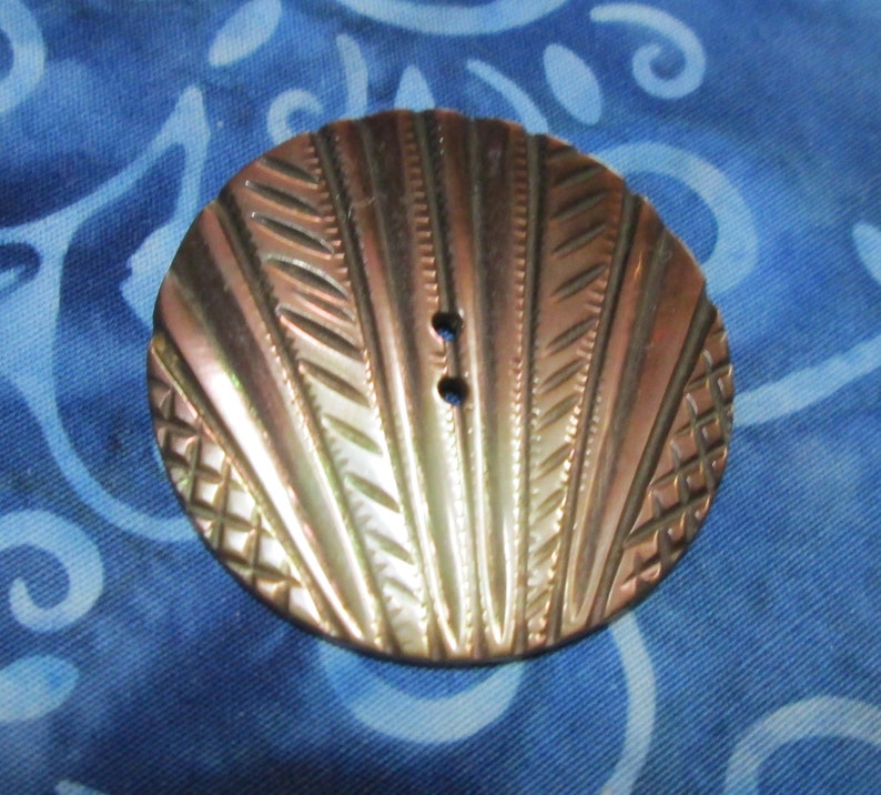 Fan Carved Vintage MOP Shell Button Large