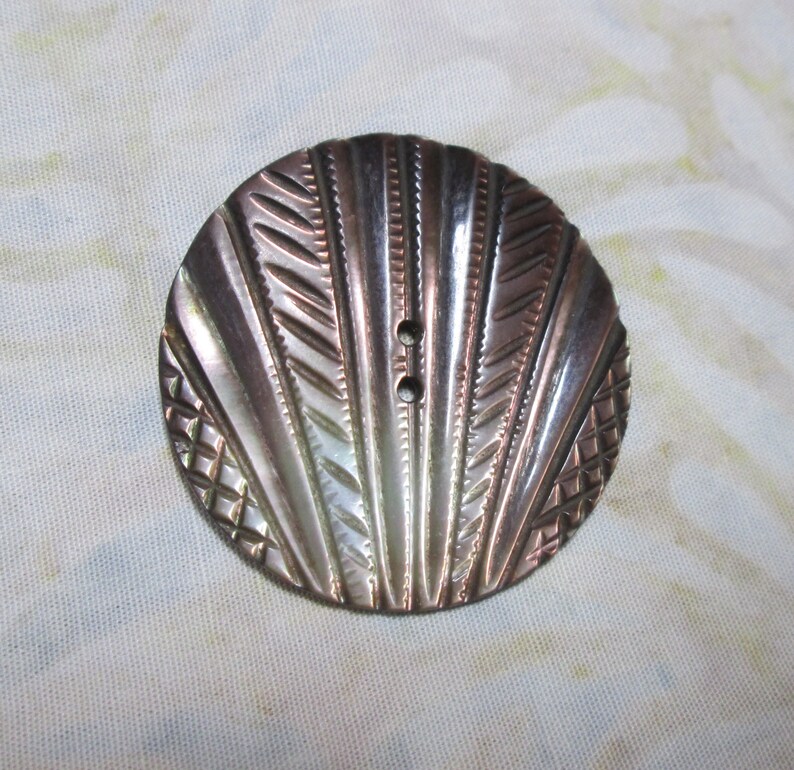 Fan Carved Vintage MOP Shell Button Large