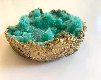 Edible Sugar Geode Cake Topper, Sparkly Rock Candy Centerpiece