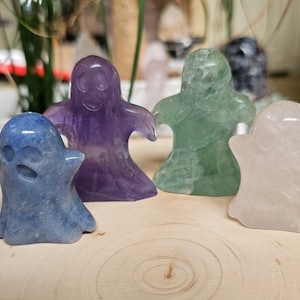 Geist Geister Carving lila Fluorit grün blau Aventurin Rosenquarz Halloween
