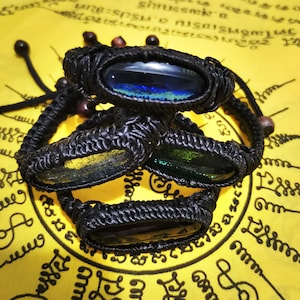 Ovales grün-blau-weiß-schwarzes Leklai-Nampee-Armband, Tempelschutz, magisches Geld, heilige Kraft, gesegneter Buddha-Amulett-Anhänger, perfekte thailändische Talismane