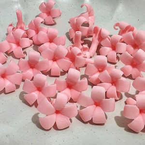 2-2,5 cm Pastell Rosa Puakenikeni Ton Blumen Perlen Hawaiian Lei Schmuck machen Girlande DIY Handcraft Lufttrocknende Ton Natürliche Handwerk Liefert