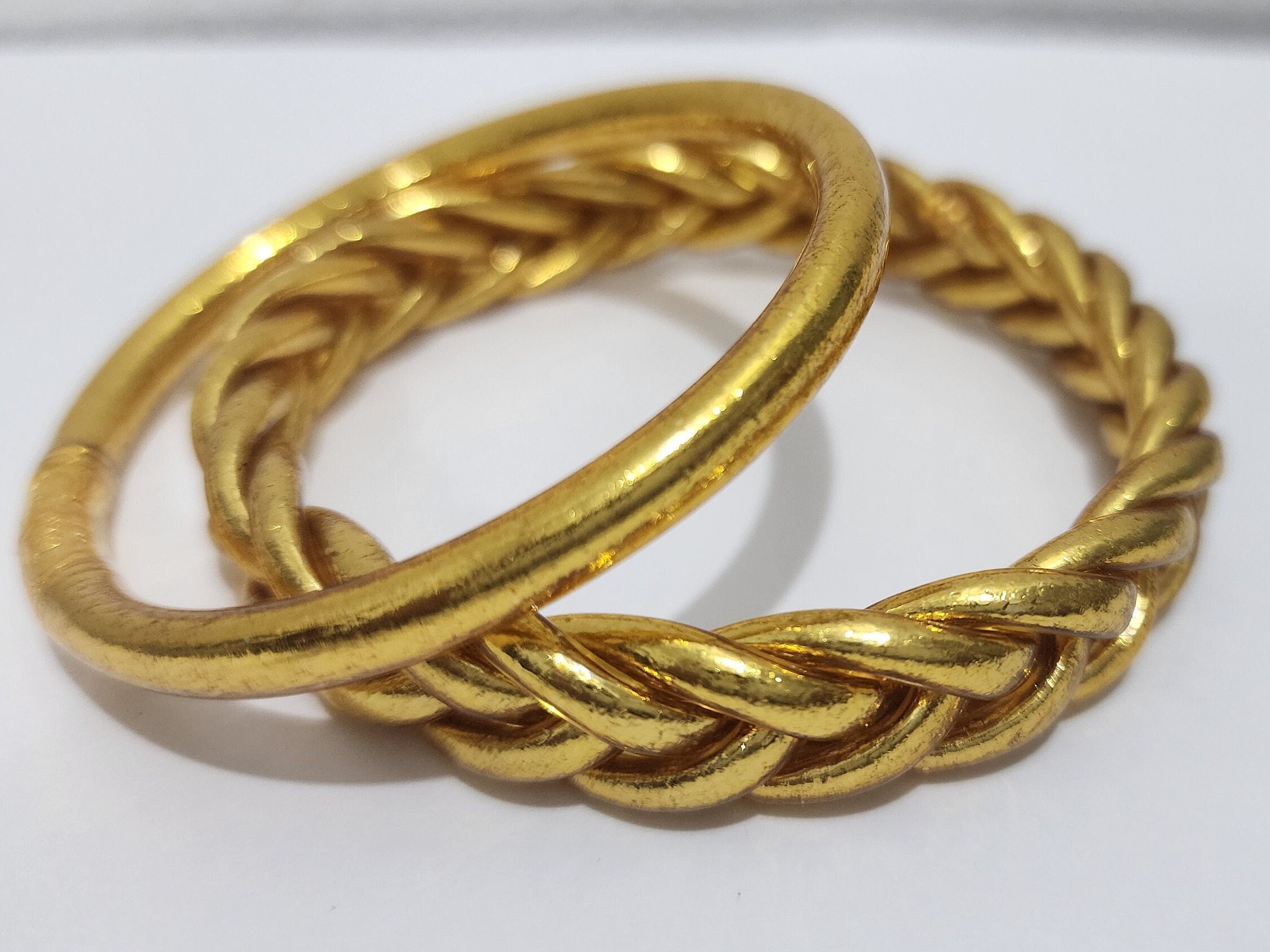 タイのオリジナルブレスレット。金箔編みの寺院用バングル。愛、幸福