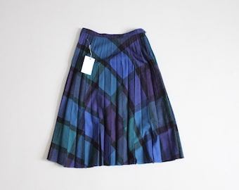 blue plaid skirt | pleated wool skirt | vintage 1970's skirt