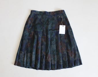 floral tennis skirt | short pleated skirt | dark floral skirt